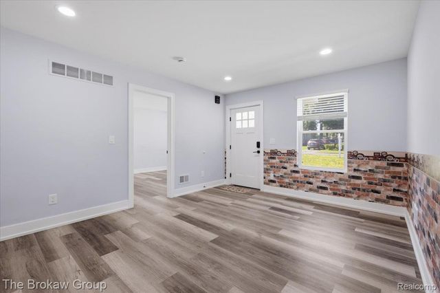 1104 LaSalle Avenue, Waterford Charter Township, MI 48328