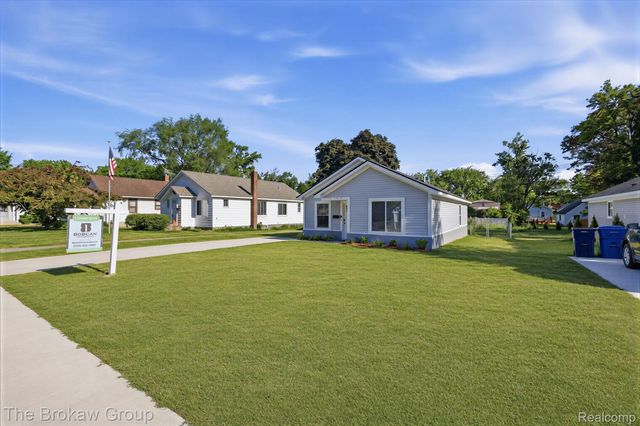 1104 LaSalle Avenue, Waterford Charter Township, MI 48328