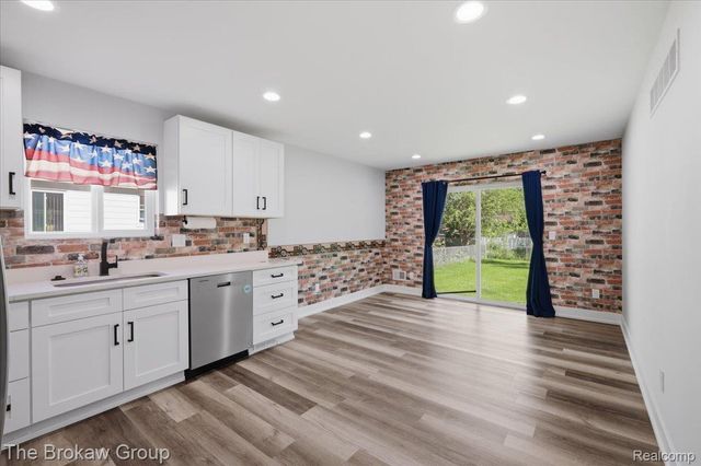 1104 LaSalle Avenue, Waterford Charter Township, MI 48328