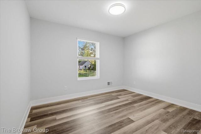 1104 LaSalle Avenue, Waterford Charter Township, MI 48328