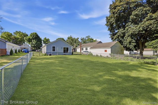 1104 LaSalle Avenue, Waterford Charter Township, MI 48328