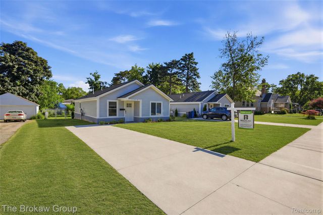 1104 LaSalle Avenue, Waterford Charter Township, MI 48328