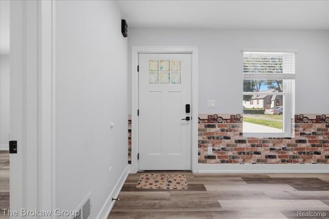 1104 LaSalle Avenue, Waterford Charter Township, MI 48328