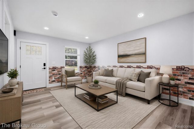1104 LaSalle Avenue, Waterford Charter Township, MI 48328