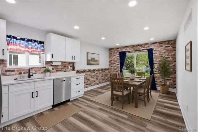 1104 LaSalle Avenue, Waterford Charter Township, MI 48328