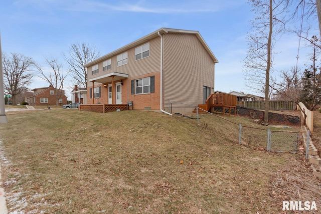 2020 W GLEN Avenue, Peoria, IL 61614