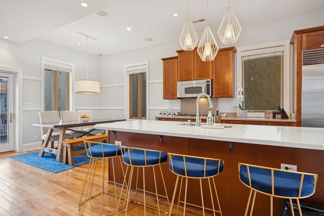 1065 N Marshfield Avenue 2, Chicago, IL 60622