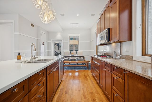 1065 N Marshfield Avenue 2, Chicago, IL 60622