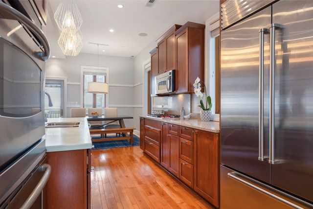 1065 N Marshfield Avenue 2, Chicago, IL 60622