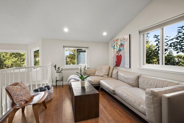 610 Lakeview Way, Redwood City, CA 94062