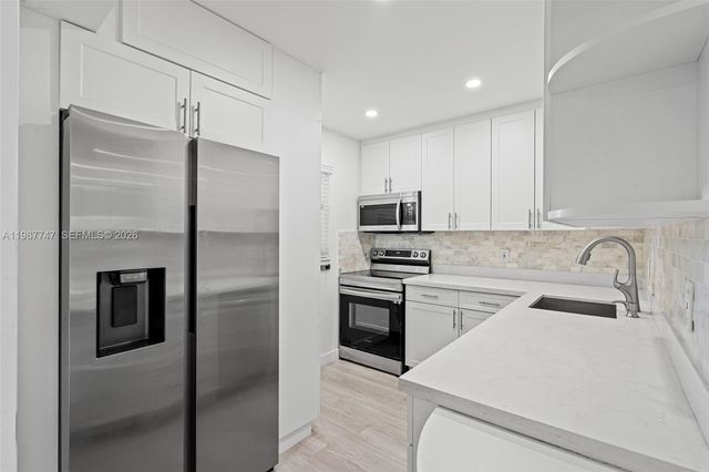 7765 SW 86th St F2-303, Miami, FL 33143