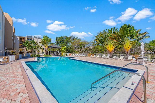 7765 SW 86th St F2-303, Miami, FL 33143