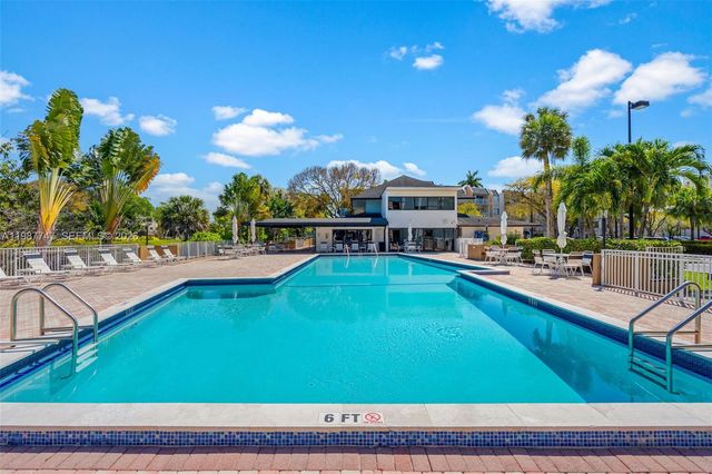 7765 SW 86th St F2-303, Miami, FL 33143