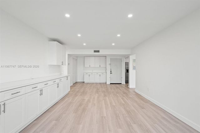 7765 SW 86th St F2-303, Miami, FL 33143