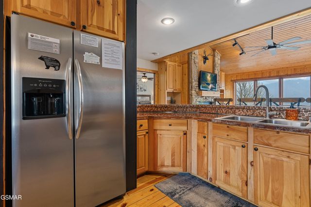 1130 Ski View Drive, Gatlinburg, TN 37738