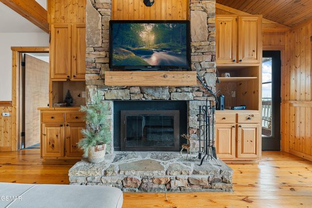 1130 Ski View Drive, Gatlinburg, TN 37738