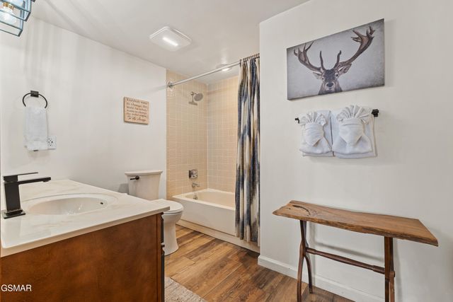 1130 Ski View Drive, Gatlinburg, TN 37738