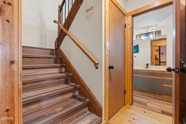 1130 Ski View Drive, Gatlinburg, TN 37738