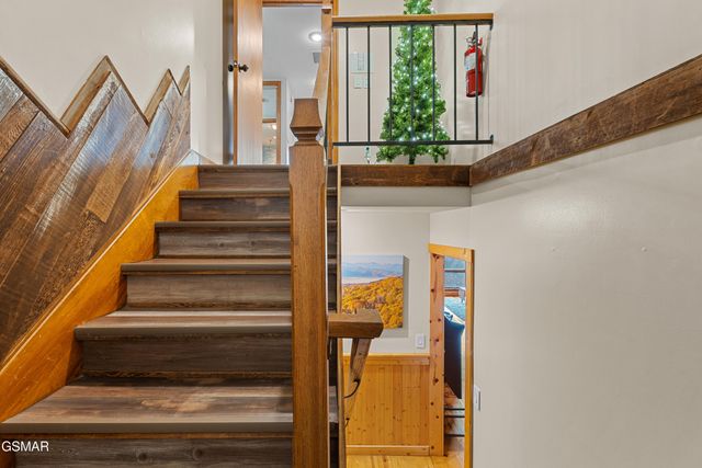 1130 Ski View Drive, Gatlinburg, TN 37738