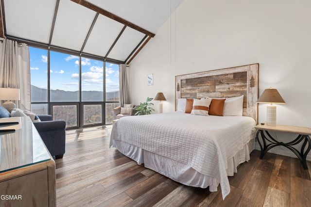 1130 Ski View Drive, Gatlinburg, TN 37738