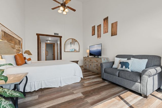 1130 Ski View Drive, Gatlinburg, TN 37738