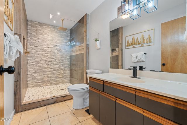 1130 Ski View Drive, Gatlinburg, TN 37738