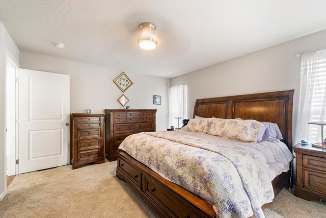 1227 W Quail Crest Ave, Spokane, WA 99224