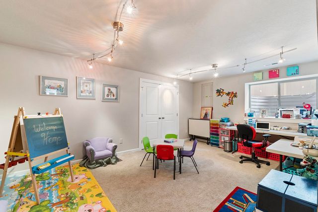 1227 W Quail Crest Ave, Spokane, WA 99224