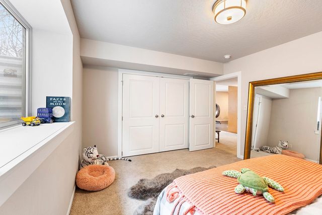 1227 W Quail Crest Ave, Spokane, WA 99224