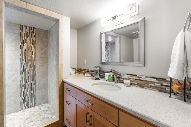 1227 W Quail Crest Ave, Spokane, WA 99224