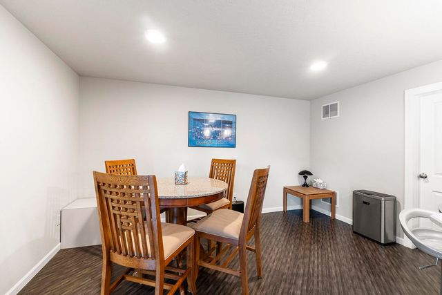 1227 W Quail Crest Ave, Spokane, WA 99224