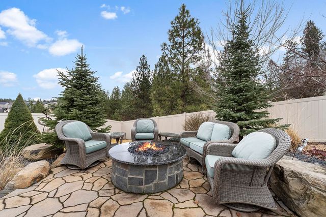 1227 W Quail Crest Ave, Spokane, WA 99224