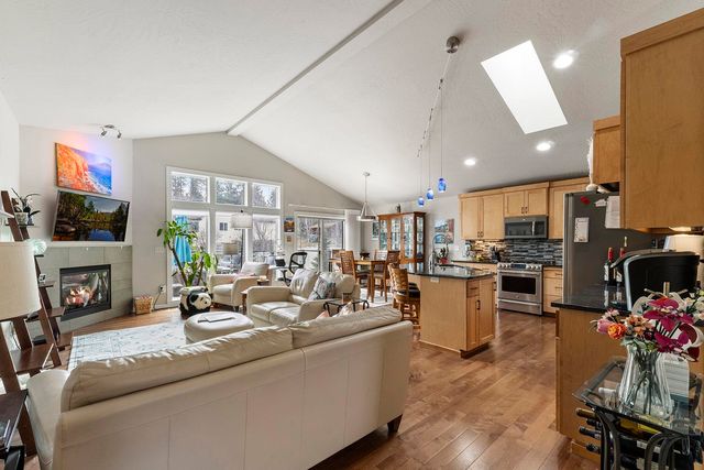 1227 W Quail Crest Ave, Spokane, WA 99224