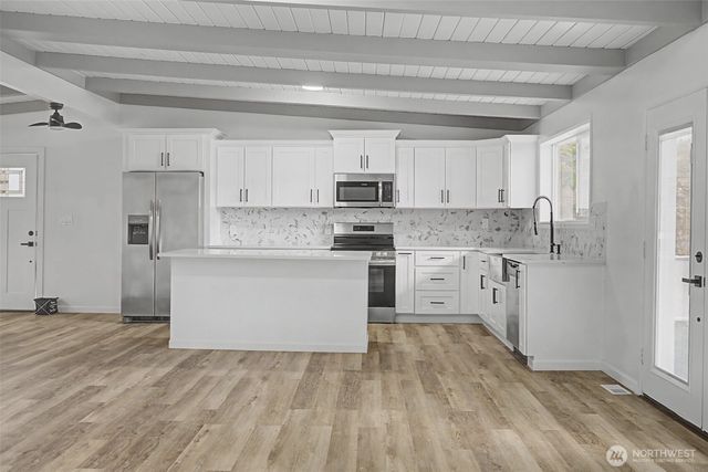 9406 Glencove Road NW, Gig Harbor, WA 98329