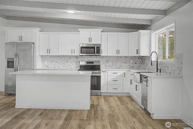 9406 Glencove Road NW, Gig Harbor, WA 98329