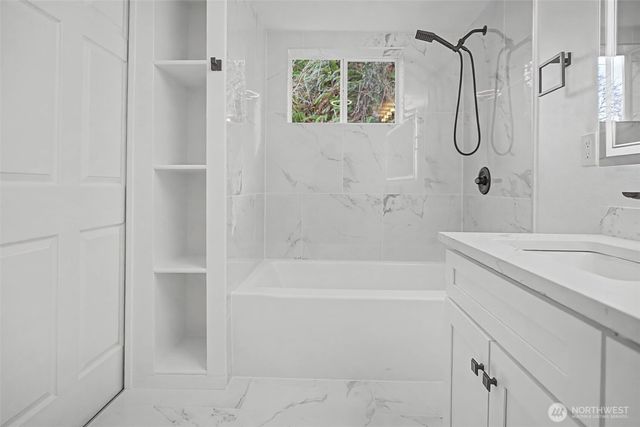 9406 Glencove Road NW, Gig Harbor, WA 98329