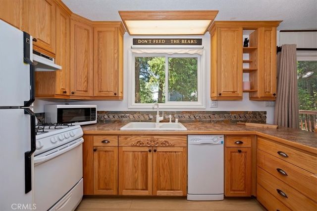515 View, Lake Arrowhead, CA 92352