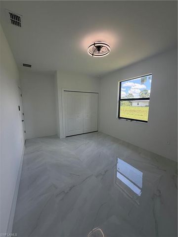 6042 Langdon AVE, Fort Myers, FL 33905