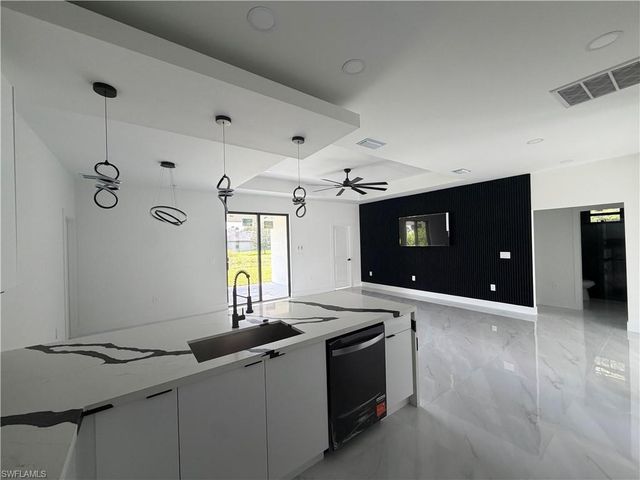 6042 Langdon AVE, Fort Myers, FL 33905