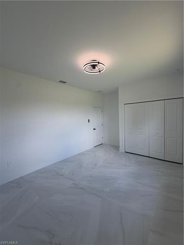 6042 Langdon AVE, Fort Myers, FL 33905