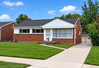 33071 Barton Street, Garden City, MI 48135