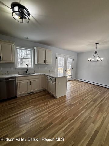 35 Pioneer Road, Gardiner, NY 12525