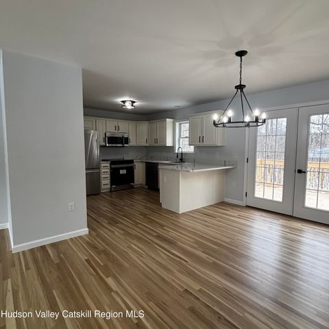 35 Pioneer Road, Gardiner, NY 12525