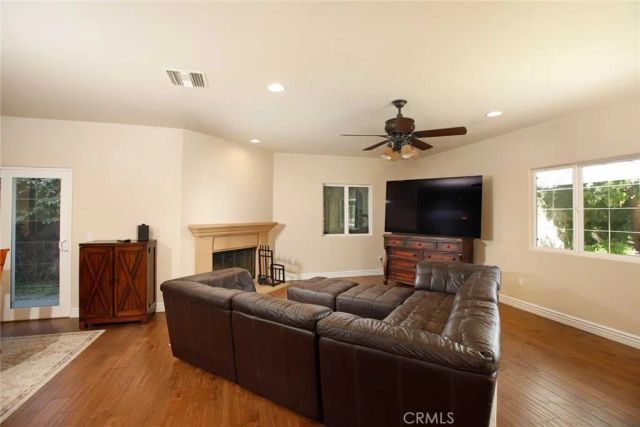 1595 E Avenida De Las Flores, Thousand Oaks, CA 91362