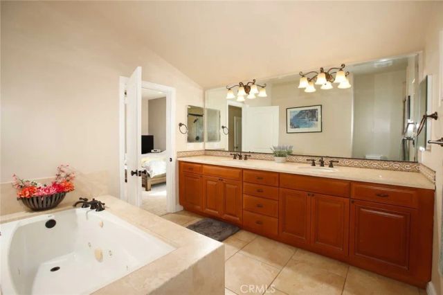 1595 E Avenida De Las Flores, Thousand Oaks, CA 91362