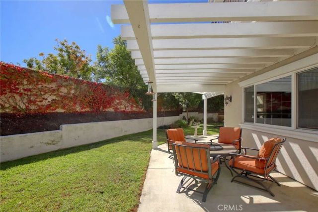 1595 E Avenida De Las Flores, Thousand Oaks, CA 91362