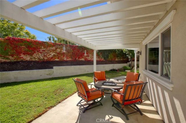 1595 E Avenida De Las Flores, Thousand Oaks, CA 91362