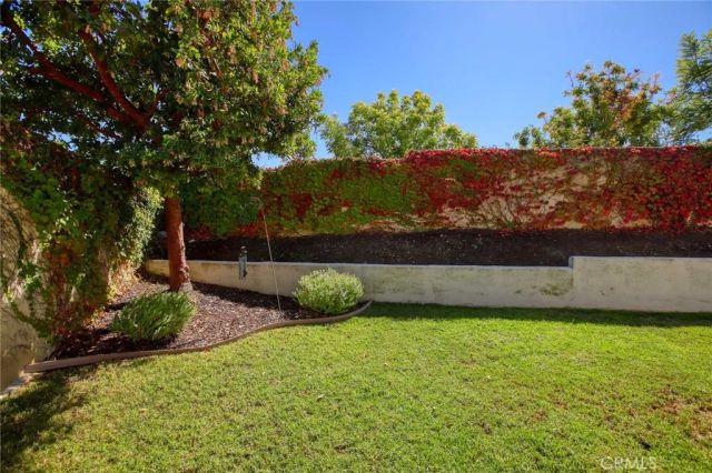 1595 E Avenida De Las Flores, Thousand Oaks, CA 91362