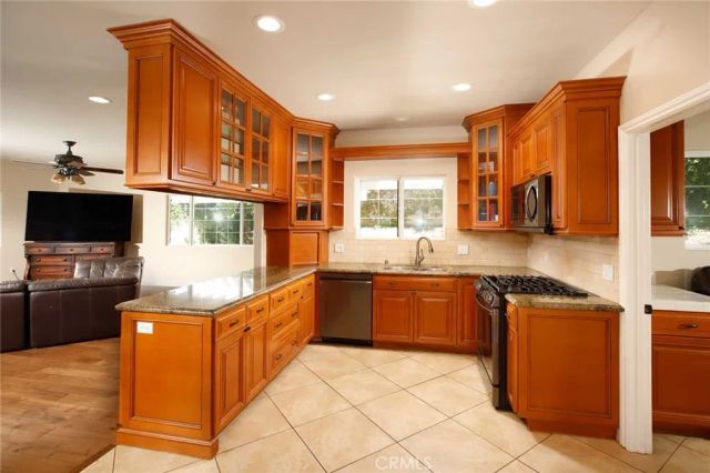1595 E Avenida De Las Flores, Thousand Oaks, CA 91362