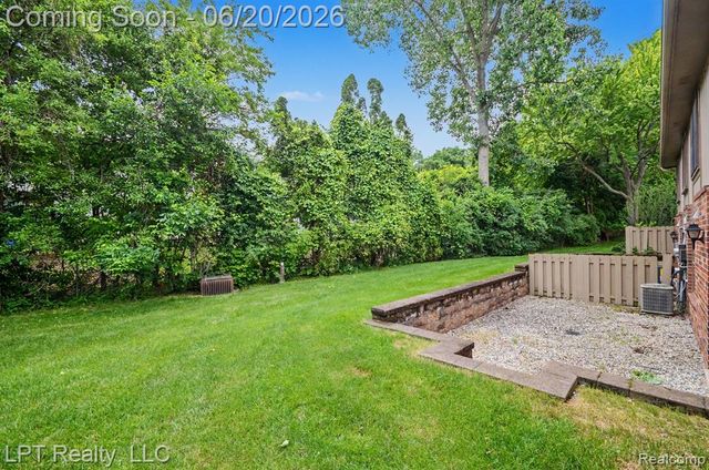 829 Langdon Court, Rochester Hills, MI 48307